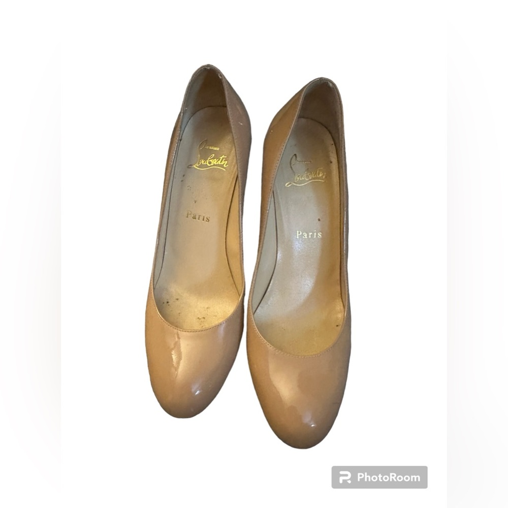 Christian Louboutin nude low round toe heel